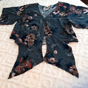 Lovestitch kimono style top size Medium